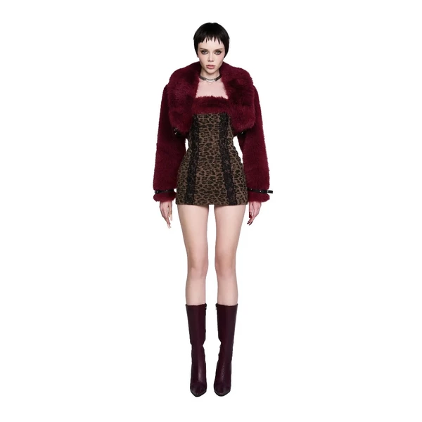 LSOUL Áo Khoác Croptop Lông Đỏ Dày Dặn Đính Dây Da Cá Tính Zizi Jacket K24120251-1