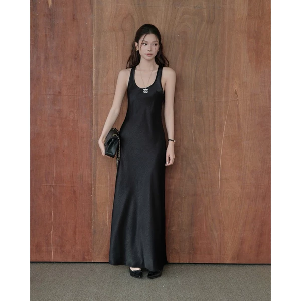 RUBIES Gigi Dress -  Đầm Dài Nữ Vải Lụa Dáng Suông Chiết Eo 3 Lỗ