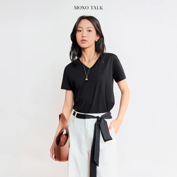 Áo phông cổ tim tay cộc, dáng relax, chất thun cotton co giãn bốn chiều Mono Talk - MFOT25Y-T60002FT