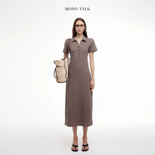 Váy Polo ôm body MONO TALK dáng dài cổ polo đính cúc trang trí váy The Ribbed Polo Dress O10001FT
