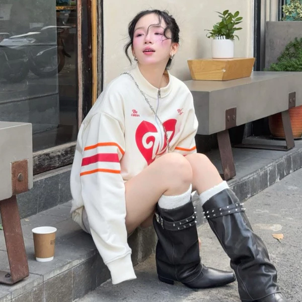 Áo Sweater Zip Sweetheart Vải Nỉ Chân Cua Oversized 7MILLIONS (Kem)
