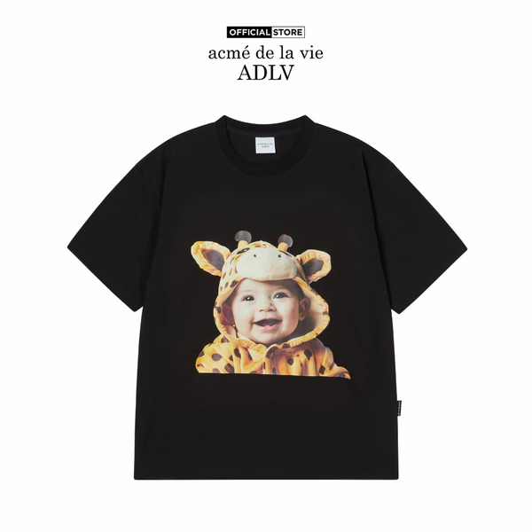 Áo Thun ADLV Baby Face Giraffe Baby Sleeve Đen dáng oversized màu đen - Hàng chính hãng