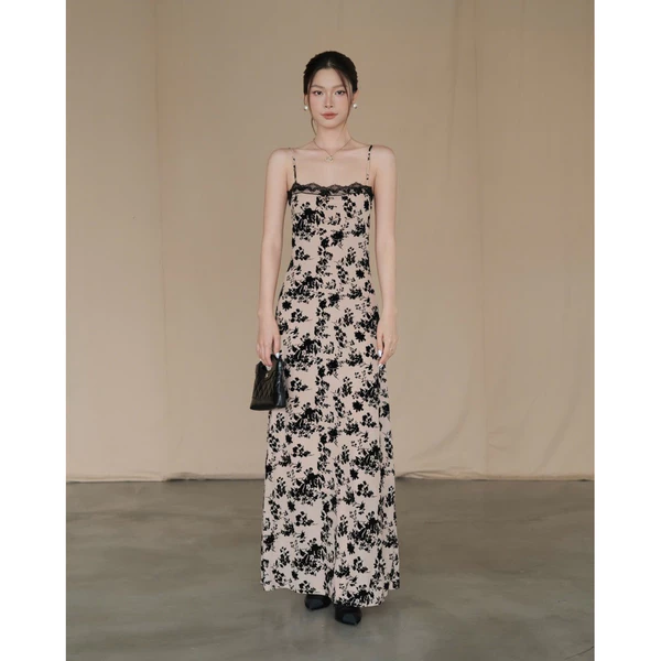 RUBIES Becka Dress - Đầm Dài Nữ Vải Thun Lưới Hoa Ép Nhung Dáng Ôm Suông 2 Dây Cổ Vuông Phối Ren