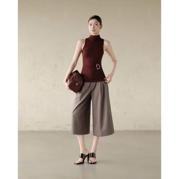 RUBIES Wincy Top - Áo Thun Nữ Dáng Ôm Sát Nách Cổ Lọ
