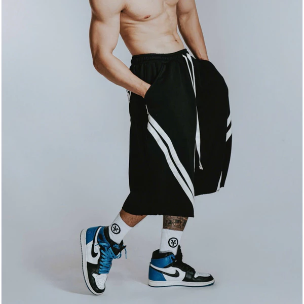 Quần lửng chân cua ĐEN sọc KEM Degrey short pant - SHODENSOCKEM