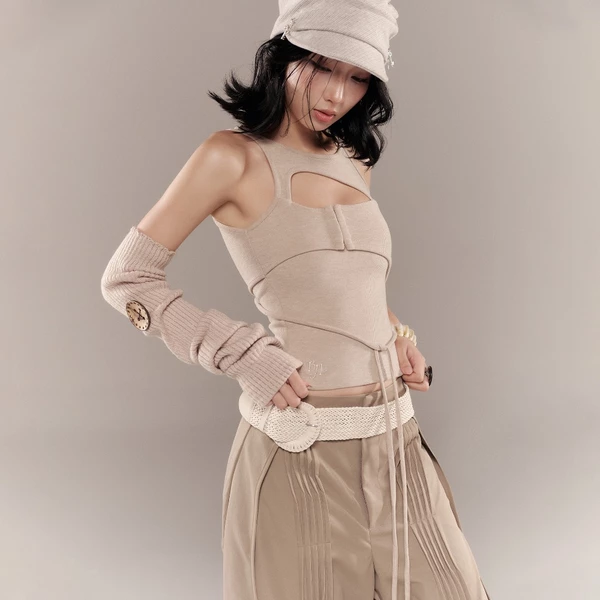 CONRAD SLEEVELESS TOP (SAND BEIGE) BunnyHill