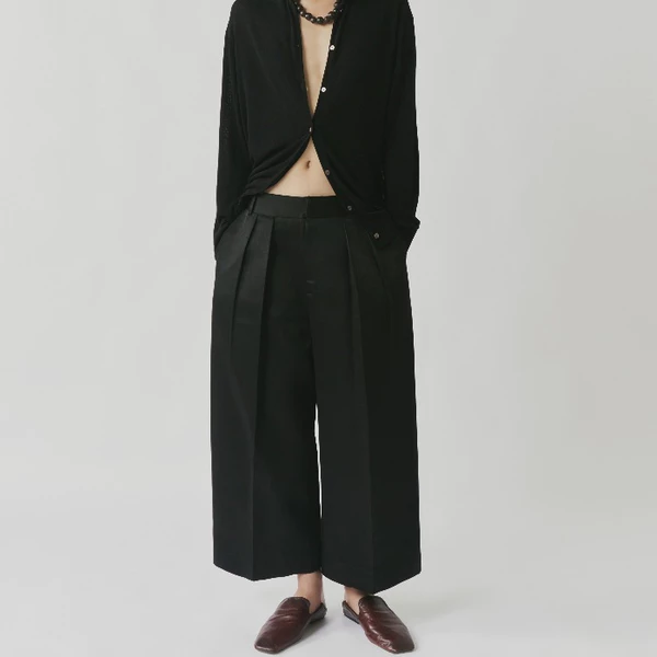 HIGHCHIC - LIMINAL COLLECTION - QUẦN TÂY LỬNG - SASHA PANTS - THIẾT KẾ SANG TRỌNG