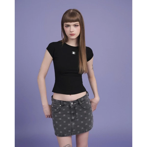 Eleven - Áo Thun Nữ Cộc Tay Thêu Mono | Màu Đen