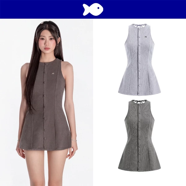 Đầm ngắn tiểu thư dáng sát nách chữ A DKMV kèm quần bảo hộ khoét lưng thắt nơ cute logo cá inox Wren Dress | K-D61