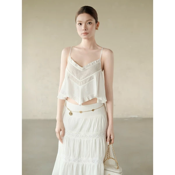 RUBIES Miko Top - Áo Kiểu Nữ Vải Linen Phối Ren Dáng Ngắn CropTop 2 Dây Cổ Tim V