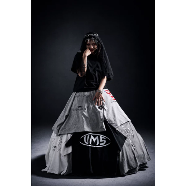 Áo Thun Màu Đen In Hình Cờ Mĩ Đen, Mặt Lưng Logo UMS Chất Liệu Cotton Phong Cách Streetwear Local Brand Việt Nam Cao Cấp
