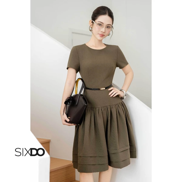 Đầm dáng xòe ngắn cộc tay cổ tròn SIXDO (Olive Woven Flared Dress With Belt)