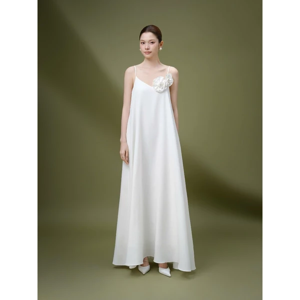 RUBIES Bianca Dress - Đầm Dài Nữ Vải Cotton Linen Dáng Suông Xòe 2 Dây Cổ Tim V Kèm Phụ Kiện Hoa