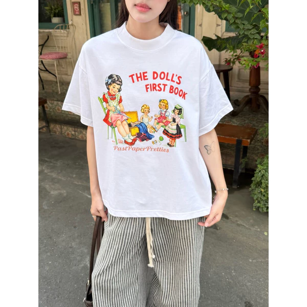 TheGlam CHÍNH HÃNG - Áo Thun Trắng Đỏ "THE DOLL'S FIRST BOOK" Form Boxy UNISEX Nam Nữ - TS06-01