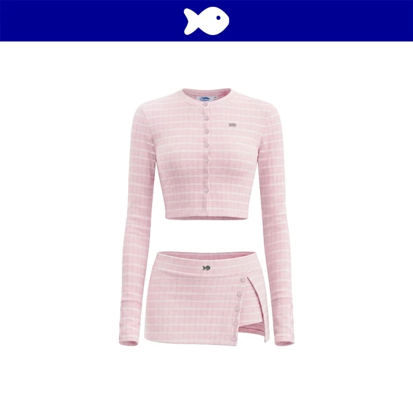 Set đồ cho nữ áo tay dài phối chân váy DKMV dáng croptop len lông thỏ kẻ ô màu hồng logo cá Gudrun Set | K-SET31-H