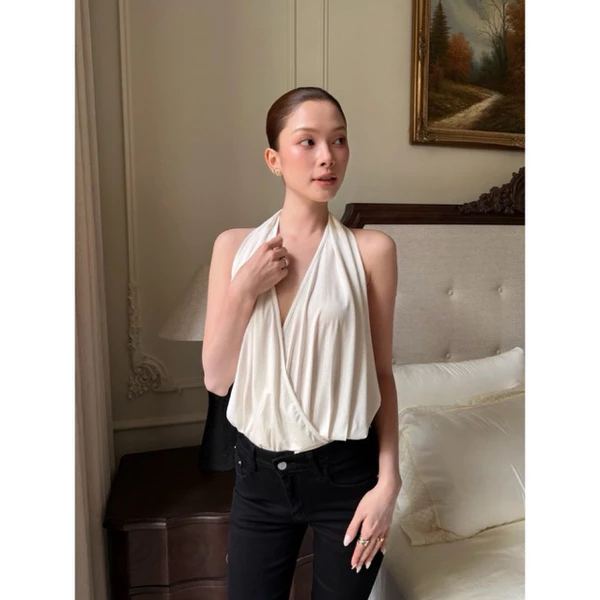 RUBIES Mika Bodysuit - Áo Kiểu Nữ Vải Thun Cotton Dáng Ôm Cổ Đổ Hở Lưng