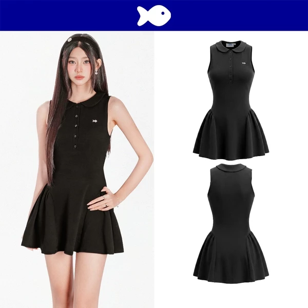 Đầm thun nữ kiểu sát nách dáng ngắn DKMV cổ sen tà váy xòe phồng phối logo cá inox màu đen Garbo Dress | K-D74-D