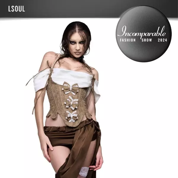 [INCOMPARABLE] LSOUL - Áo Corset Cổ Yếm Đính Nơ Đi Kèm Áo Lụa Trắng Trễ Vai Cá Tính Petronilla Top A24062748