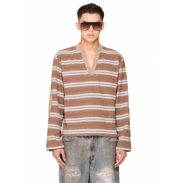 Áo thun tay dài cổ chữ V - BEUTER® STRIPED ELBOW PATCH SWEATER - MOCHA