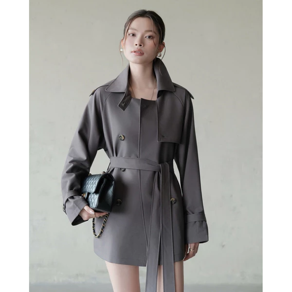 RUBIES Modus Coat - Áo Khoác Kiểu Nữ Vải Carolang Trench Coat Dáng Ngắn Kèm Dây Thắt Lưng