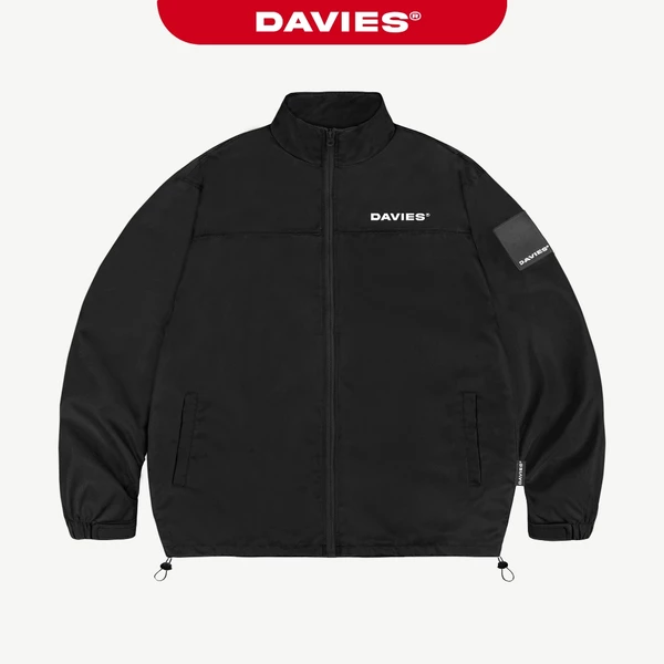 Áo khoác dù 2 lớp in chữ DAVIES khóa kéo cổ bẻ đen dây rút gấu áo form rộng logo su  Basic Jacket SS24| D-AK2-D