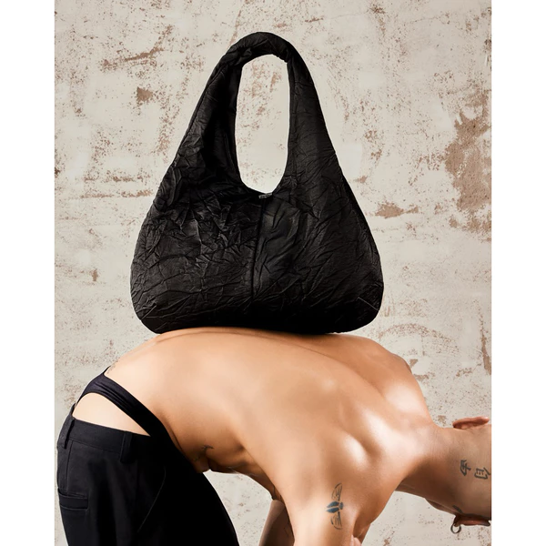TÚI ĐEO VAI DÁNG TRÒN HUG BAG ( SNAMO - SEALED)