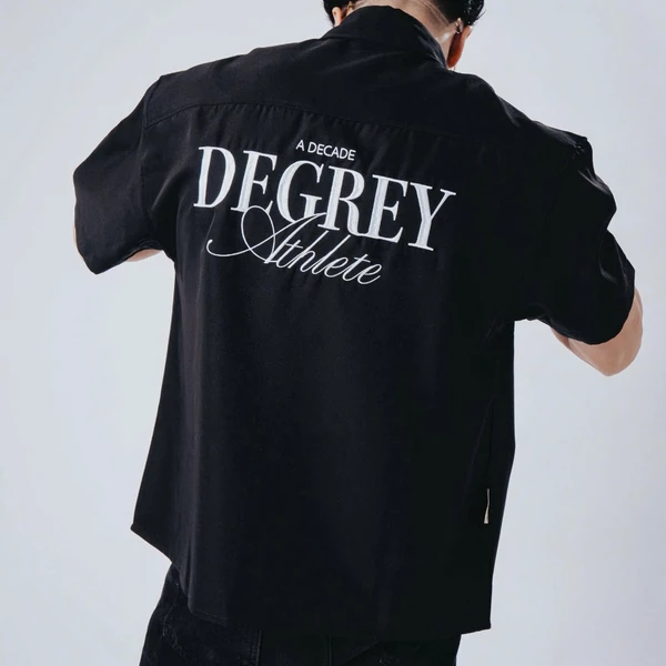 Áo sơ mi màu đen Degrey Shirt DECADE Logo - SHIRTLOGODECADE