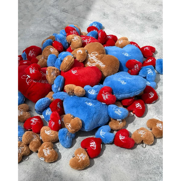 Trái Tim Bông InsaneClo HEARTBEAT PLUSH Unisex Chất Liệu Bông Mềm Mịn