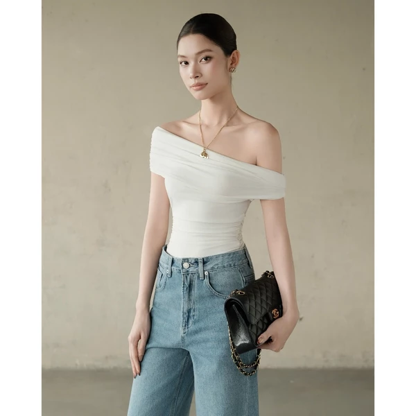 RUBIES Tina Top - Áo Thun Nữ Dáng Ôm Trễ Vai Nhún Eo