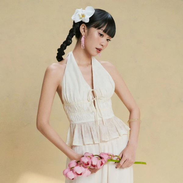 DOTTIE - Áo kiểu hở lưng nhún eo - Trắng kem - T1181