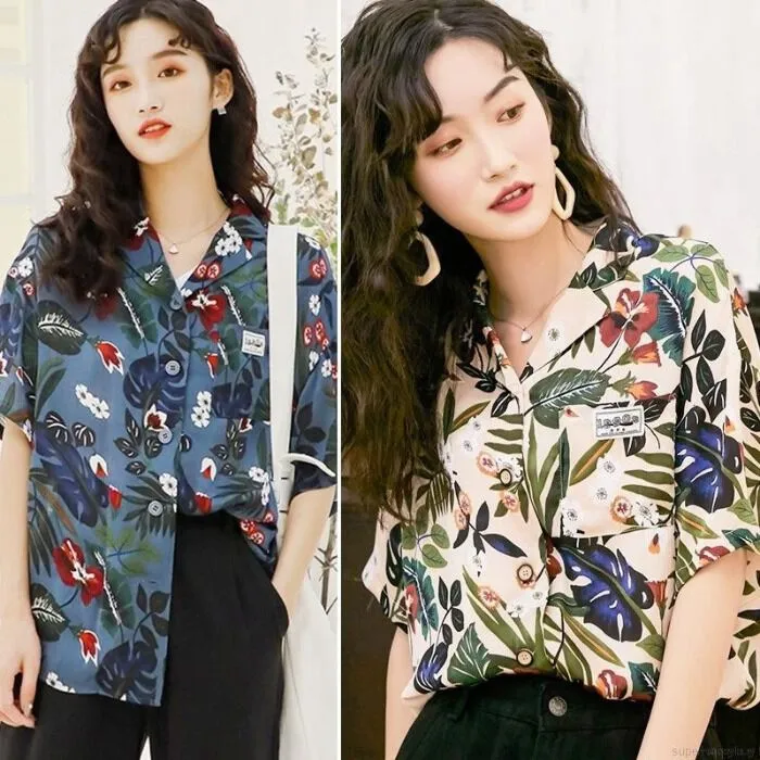 Áo hoa kết hợp với quần Jeans, khuyên tai tròn - Đơn giản nhưng vẫn sang trọng.
