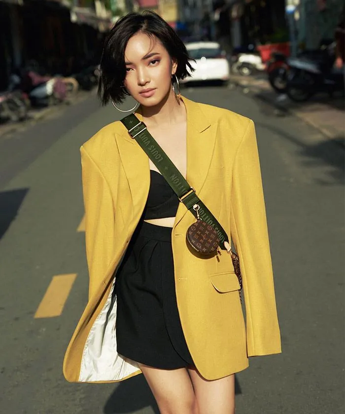 Phối đồ với áo croptop tay dài