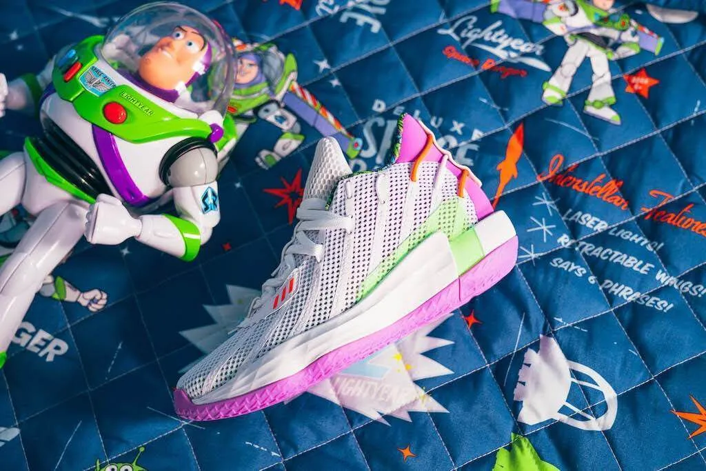 Trở về tuổi thơ với loạt sneaker mới nhất lấy cảm hứng từ hoạt hình