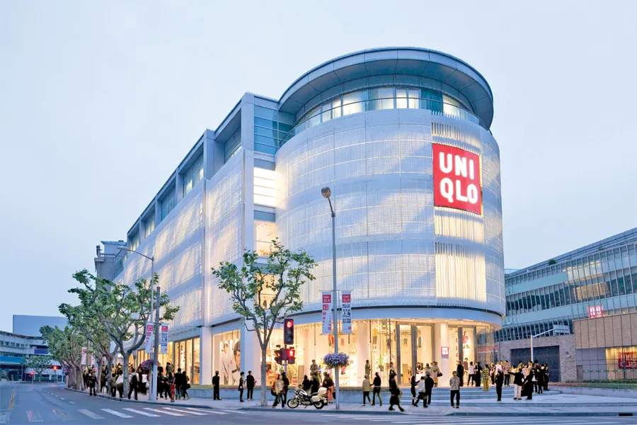 [Dosi-pedia] Làm thế nào mà Uniqlo có thể biến đàn ông thành những con nghiện mua sắm?