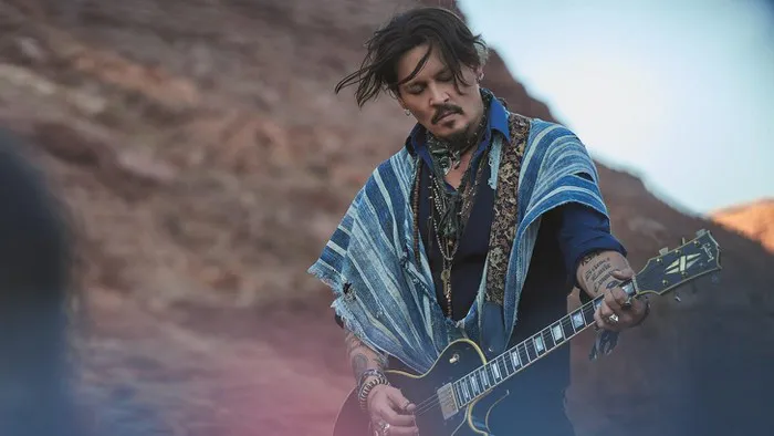 Johnny Depp trở thành gương mặt đại diện mới toanh tại Dior trong dư luận ồn ào