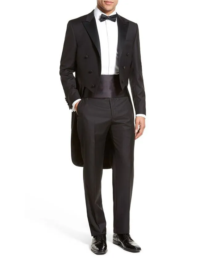 Áo jacket đuôi tôm có đuôi áo kết thúc ở sau đầu gối
