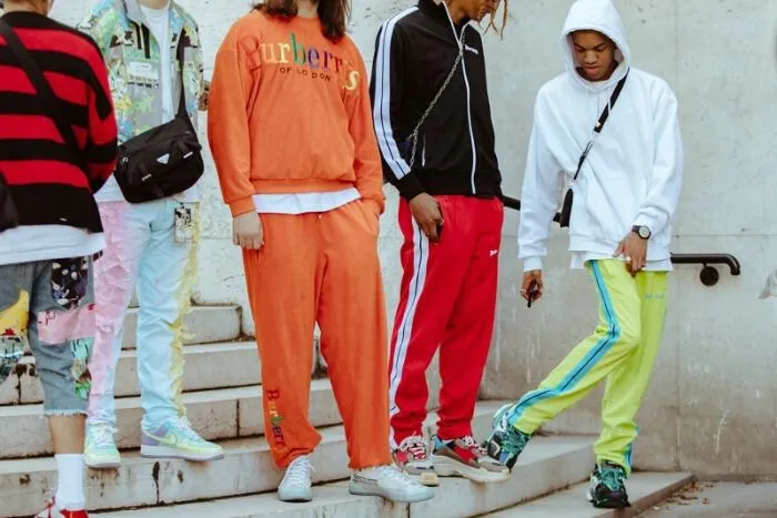 Streetwear là xu hướng thời trang mang cá tính mạnh mẽ và riêng biệt