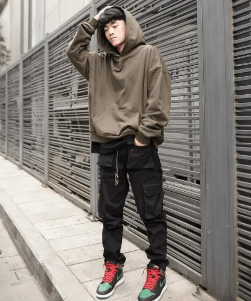 Phối đồ với Jordan 1 cổ cao cùng áo hoodie