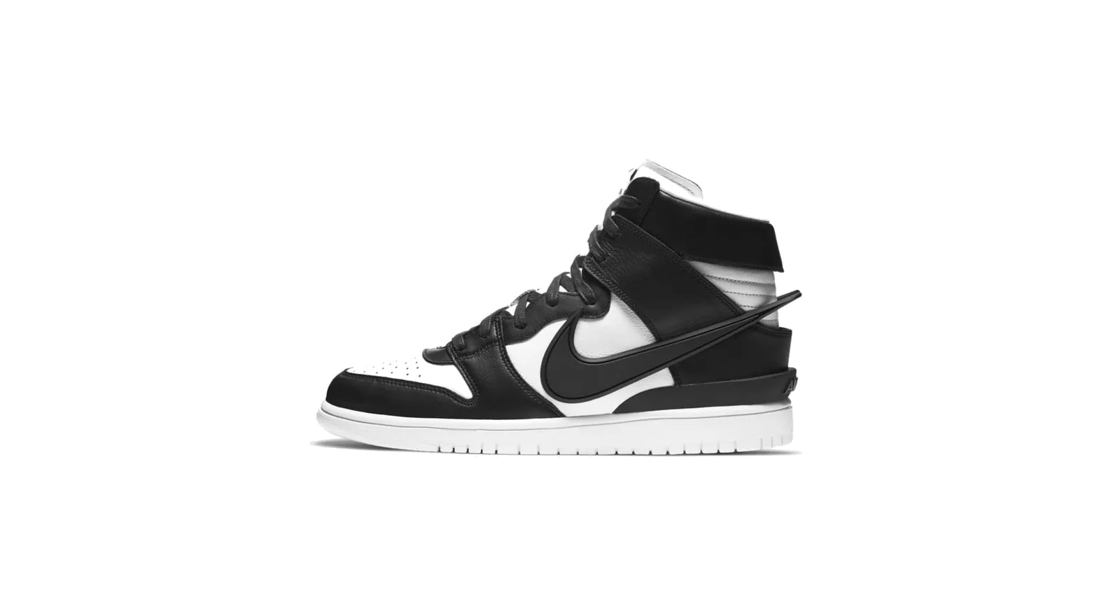 Nike x AMBUSH Dunk High trắng đen với dấu Swoosh kéo dài qua gót