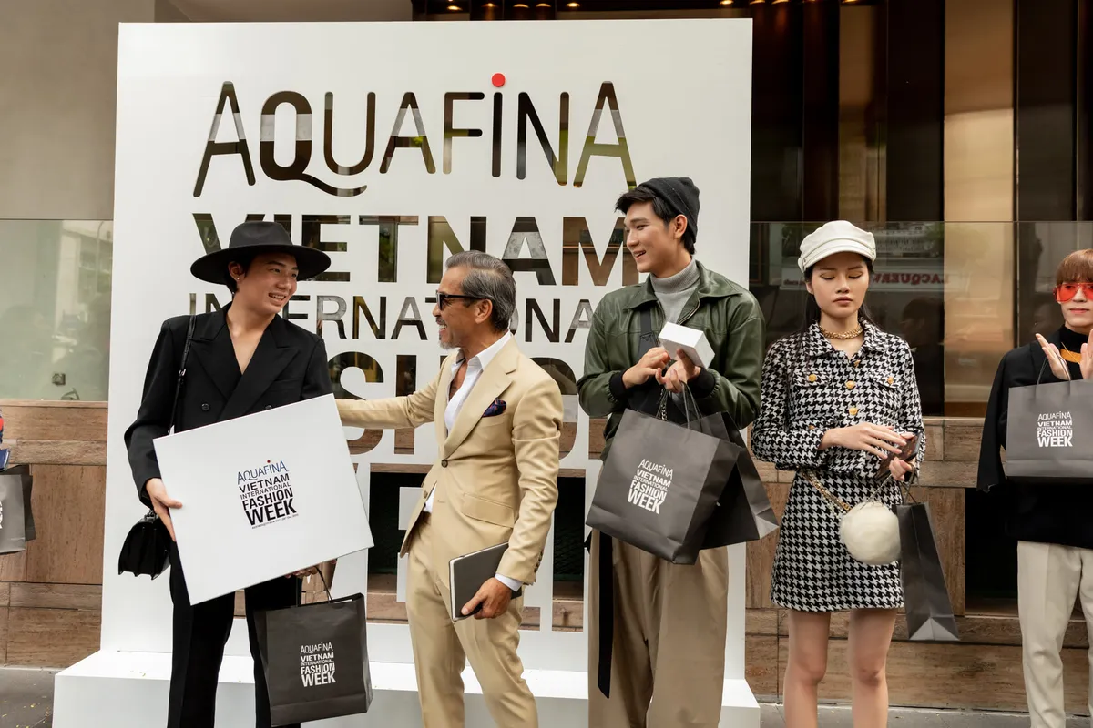 Bạn trẻ nào sở hữu outfit ấn tượng nhất Tuần lễ Thời trang Quốc tế Việt Nam 2020