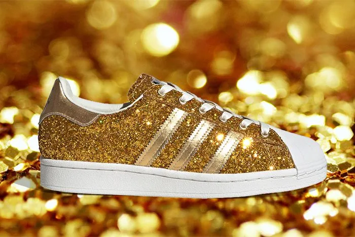 adidas tung phiên bản Superstar dát vàng 24K để đón mừng sinh nhật