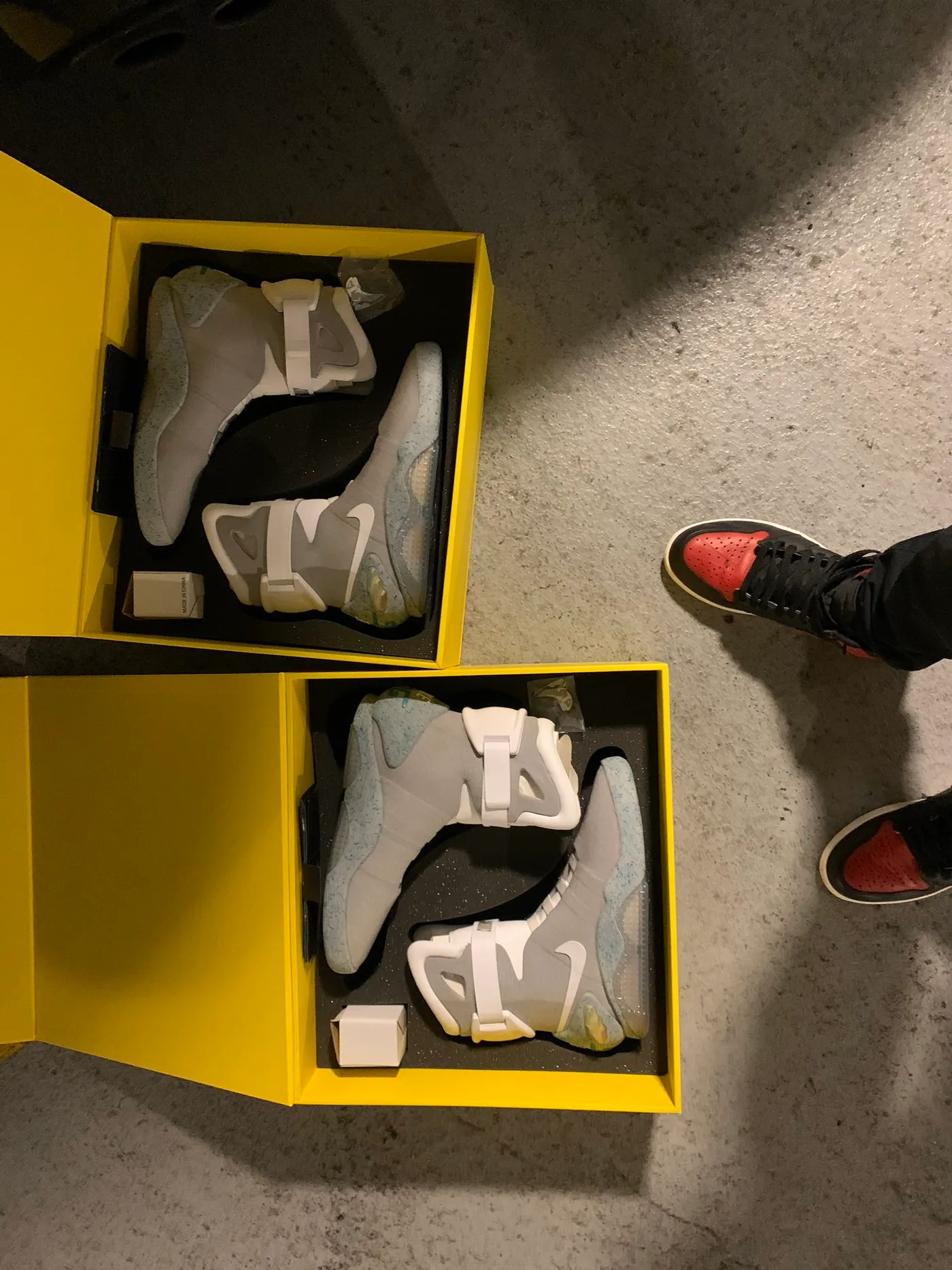 Sneakerhead may mắn nhất năm, vô tình mua phải NIKE AIR MAG cực chất
