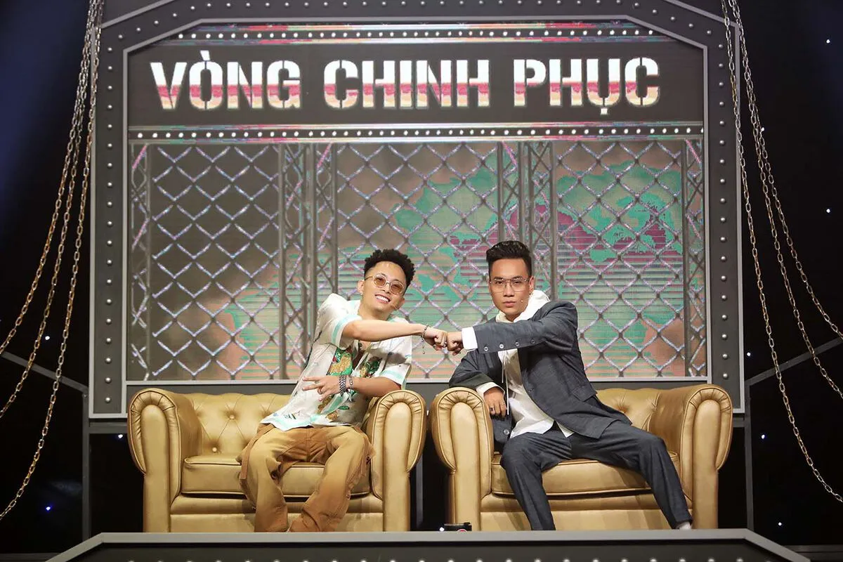 JustaTee và Rhymastic "đối đầu" nhau trong phong cách ăn mặc