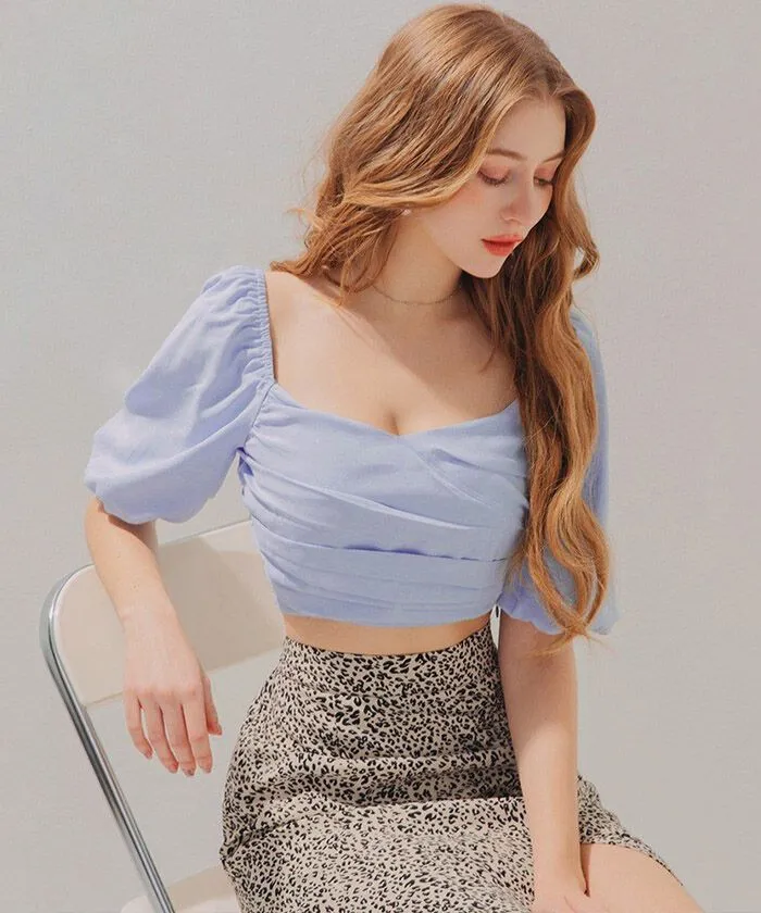 Phối đồ với áo croptop cổ vuông