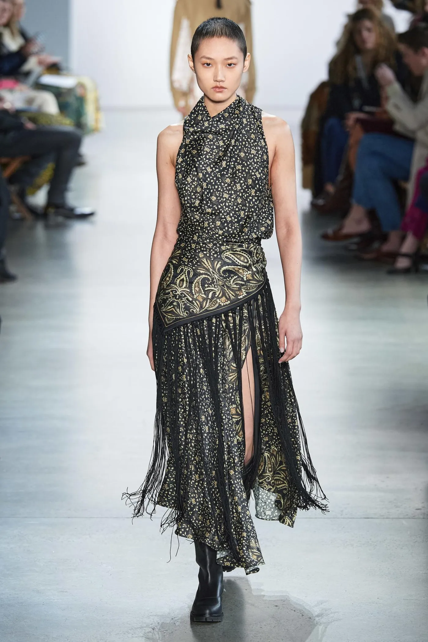 Sự trở lại mạnh mẽ của nữ người mẫu ung thư tại New York Fashion Week