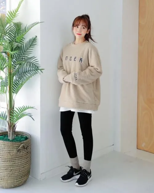 Chiêm ngưỡng mẫu áo Sweater được kết hợp cùng quần legging thật phong cách