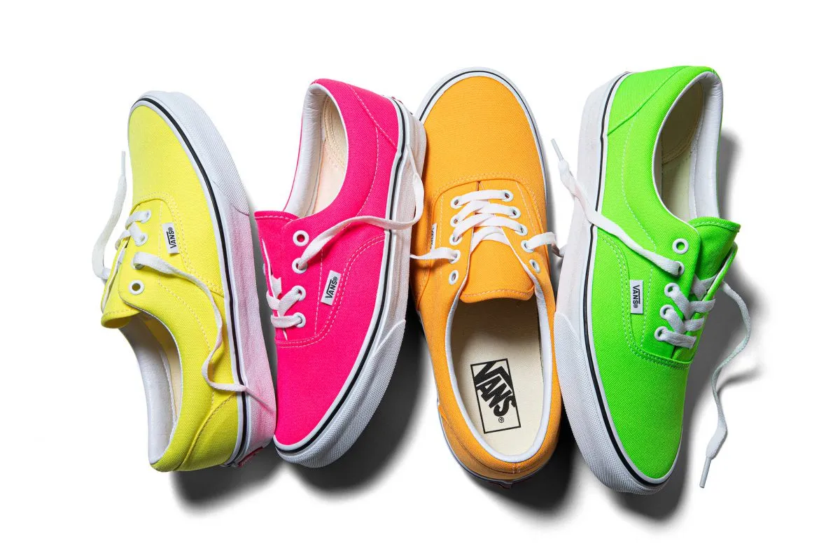 Cùng nhau đón hè thật đặc biệt với Vans Bright Neon Collection