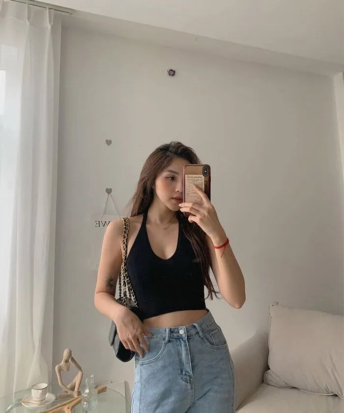 Phối đồ với áo croptop sát nách
