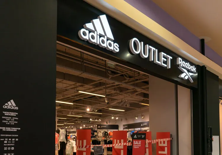 Gây cấn trước thông tin adidas dự kiến sẽ “bán rẻ” Reebok