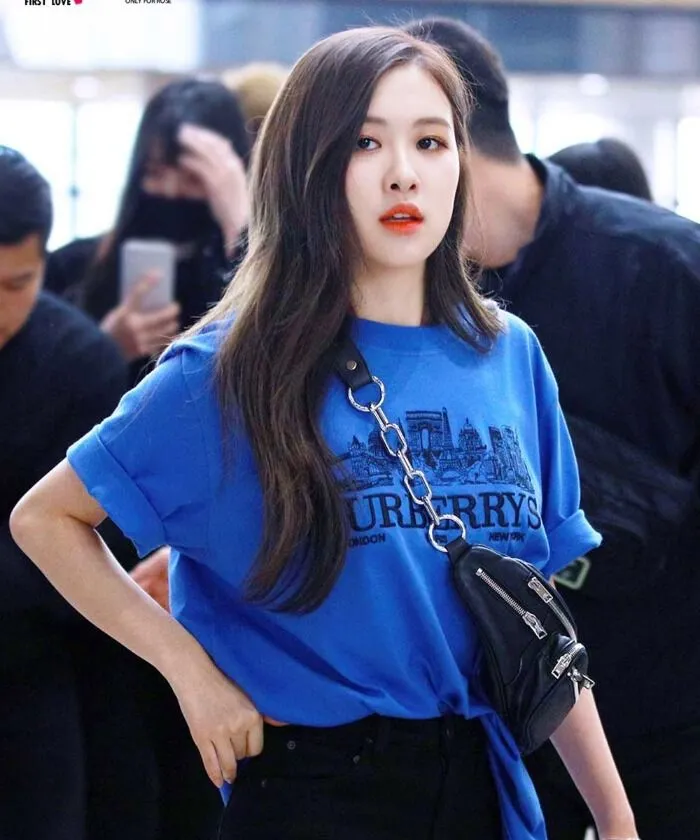 Thời trang sân bay của Rosé Blackpink